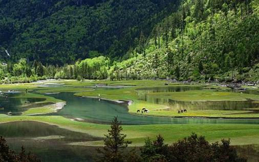 重庆市石柱县黄水镇月亮湖简介