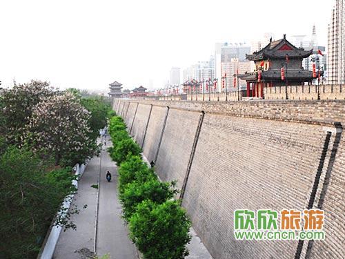 西安百亿改造老城墙 欲求半日看尽三千年