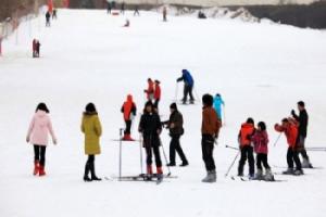 东岭生态滑雪场