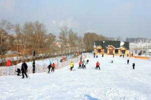 哈尔滨北大荒现代农业园滑雪场
