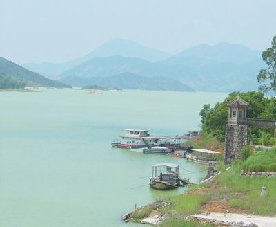 湯溪水庫簡介:饒平湯溪水庫位於饒平縣湯溪鎮,是廣東省最大型水庫之一